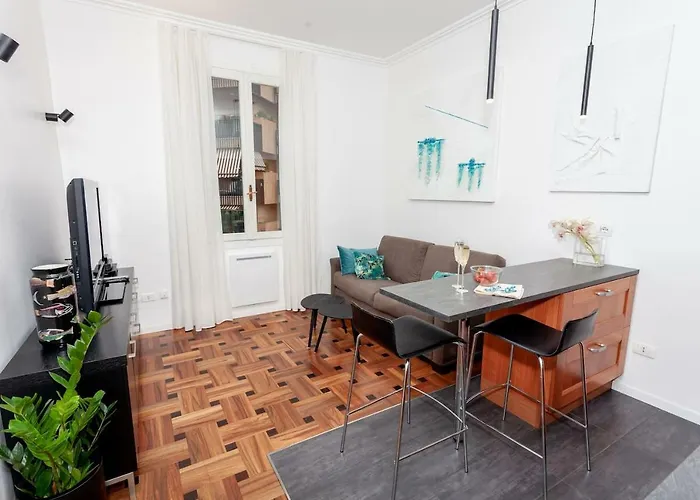 2 Pieces Frontiere Monaco شقة *